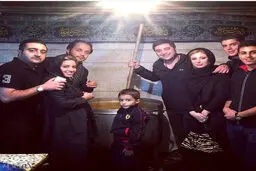 نیوشا ضیغمی در کنار دیگ نذری/عکس