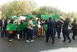 "انصراف اعتراضی" برخی تشکل‌های دانشجویی از حضور در سخنرانی روحانی + عکس