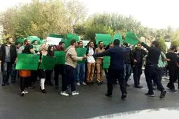 "انصراف اعتراضی" برخی تشکل‌های دانشجویی از حضور در سخنرانی روحانی + عکس
