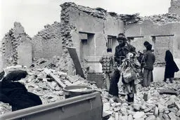 بازخوانی تصویری تاریخ از بمباران هوایی ایران توسط رژیم بعثی عراق در 25 بهمن 1362