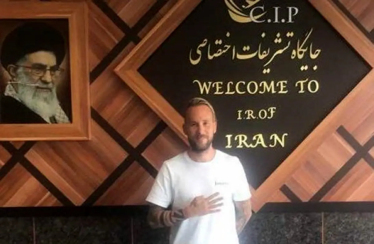 هافبک مدنظر شفر وارد تهران شد/ تکذیب خبر علاقه استقلال به جذب نیک پروشویتز