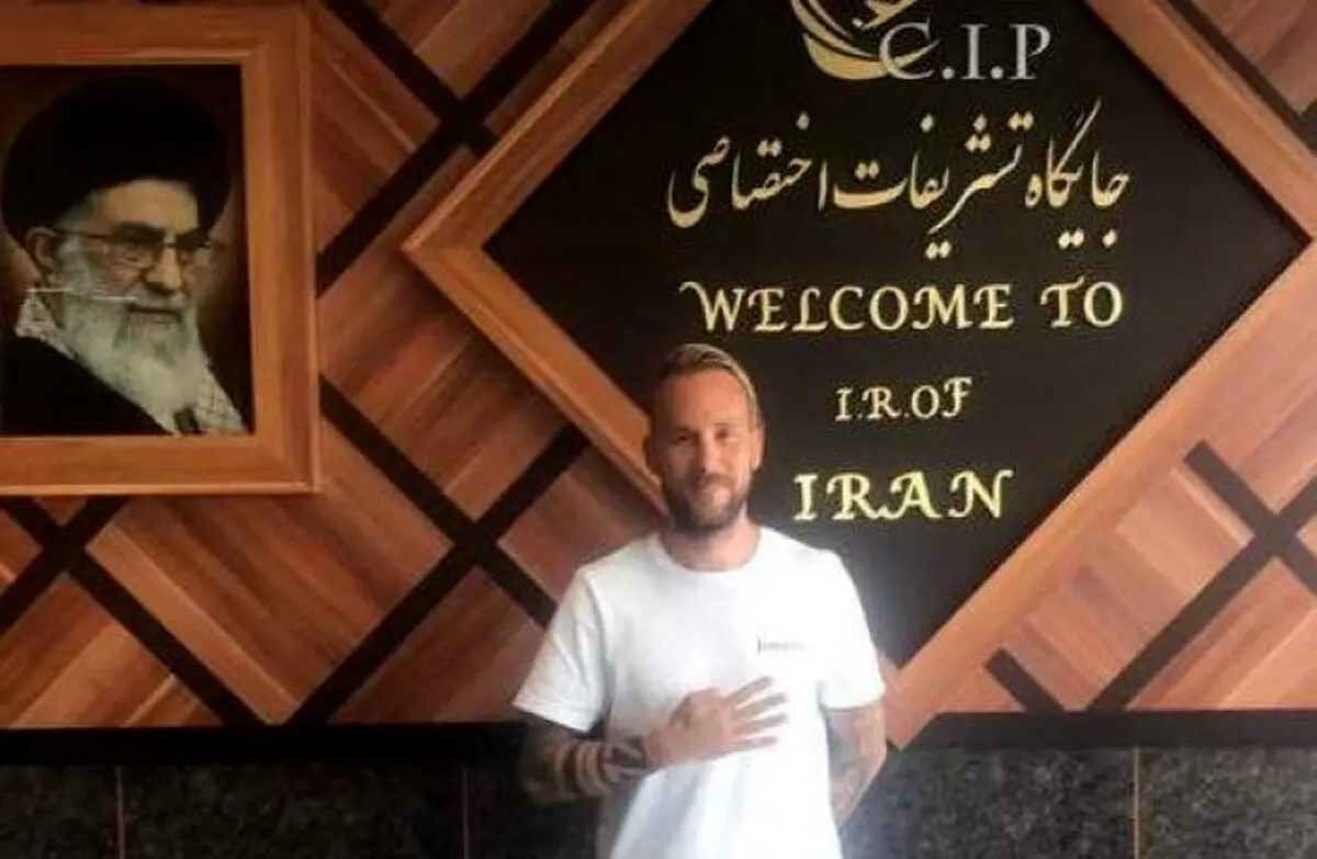 هافبک مدنظر شفر وارد تهران شد/ تکذیب خبر علاقه استقلال به جذب نیک پروشویتز