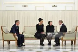 همدردی پوتین با همسر و دختر رئیس جمهور فقید ازبکستان/عکس