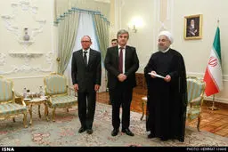 دیدار سفرای جدید با روحانی/تصاویر