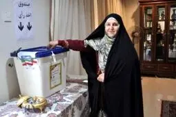 عکس/ بانوی سفیر، رأی خود را به صندوق انداخت