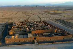 قلعه سر یزد مهريز / عکس