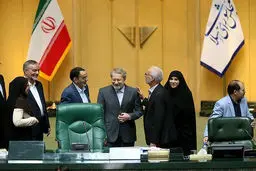 چرایی رای نمایندگان پارلمان دهم به لاریجانی