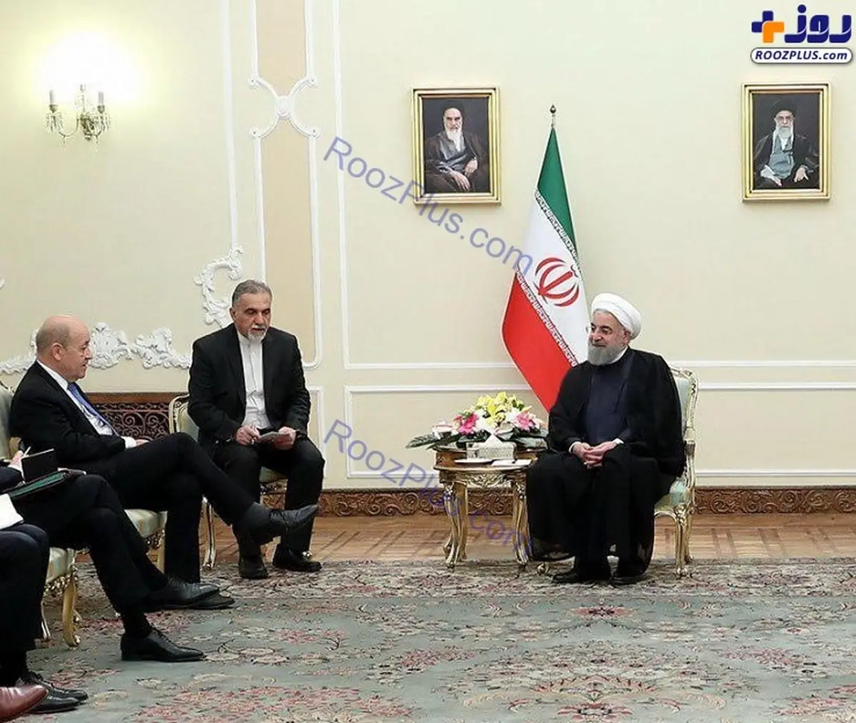 طرز نشستن تامل برانگیز وزیر فرانسوی در برابر روحانی!/عکس