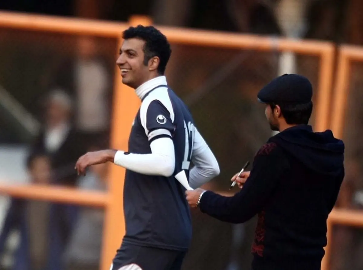 جیمی جامپ به دنبال گرفتن امضا از فردوسی‌پور! + عکس