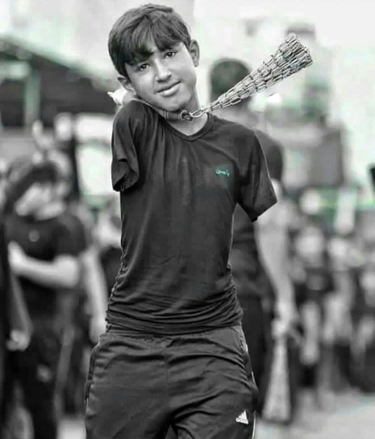 تصویری زیبا از عشق ورزی به امام حسین(ع)