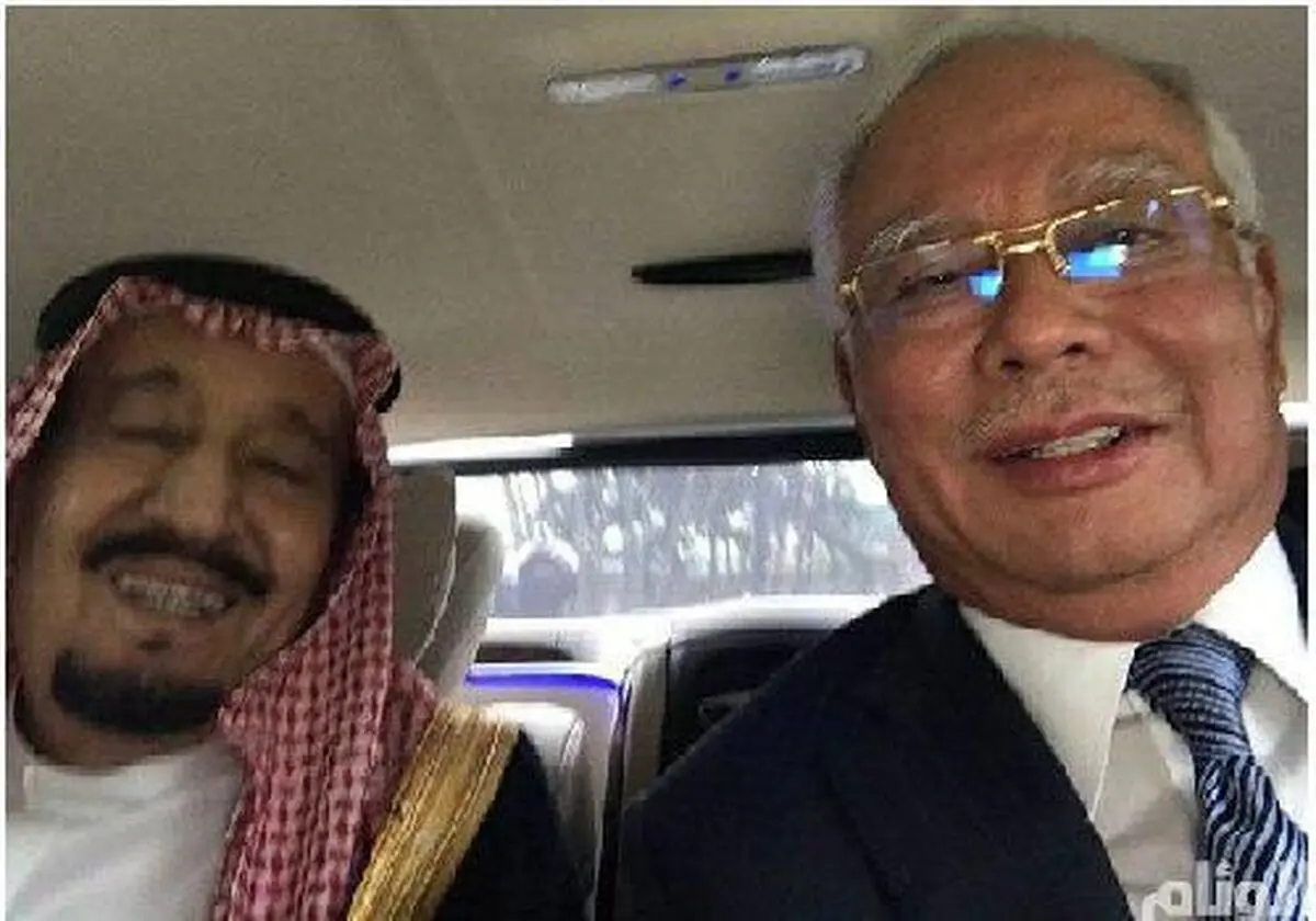 سلفی گرفتن به سبک پادشاه عربستان/عکس