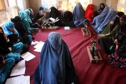 کلاس آموزشی زنان افغان /عکس