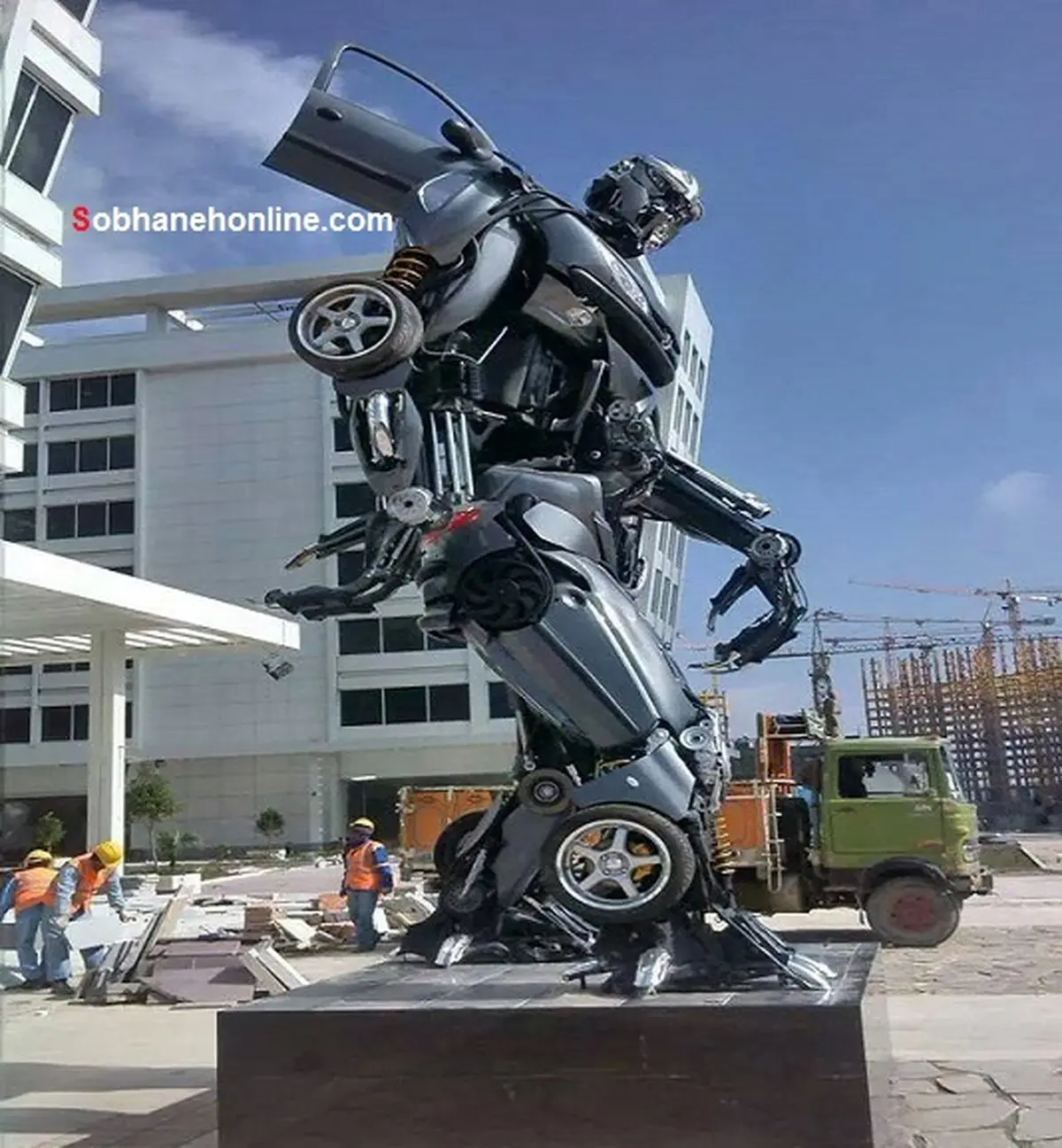 عکس/ مجسمه ترانسفورمرز در ایران