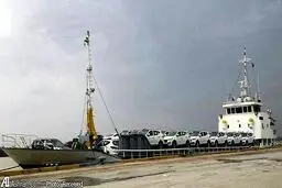 یک کشتی پر از سانتافه /عکس