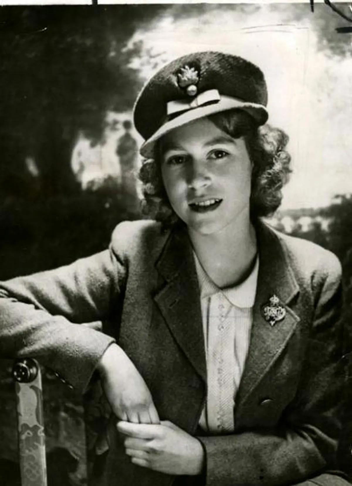 الیزابت، ملکه فعلی انگلستان در دوران جوانی/عکس