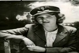 الیزابت، ملکه فعلی انگلستان در دوران جوانی/عکس