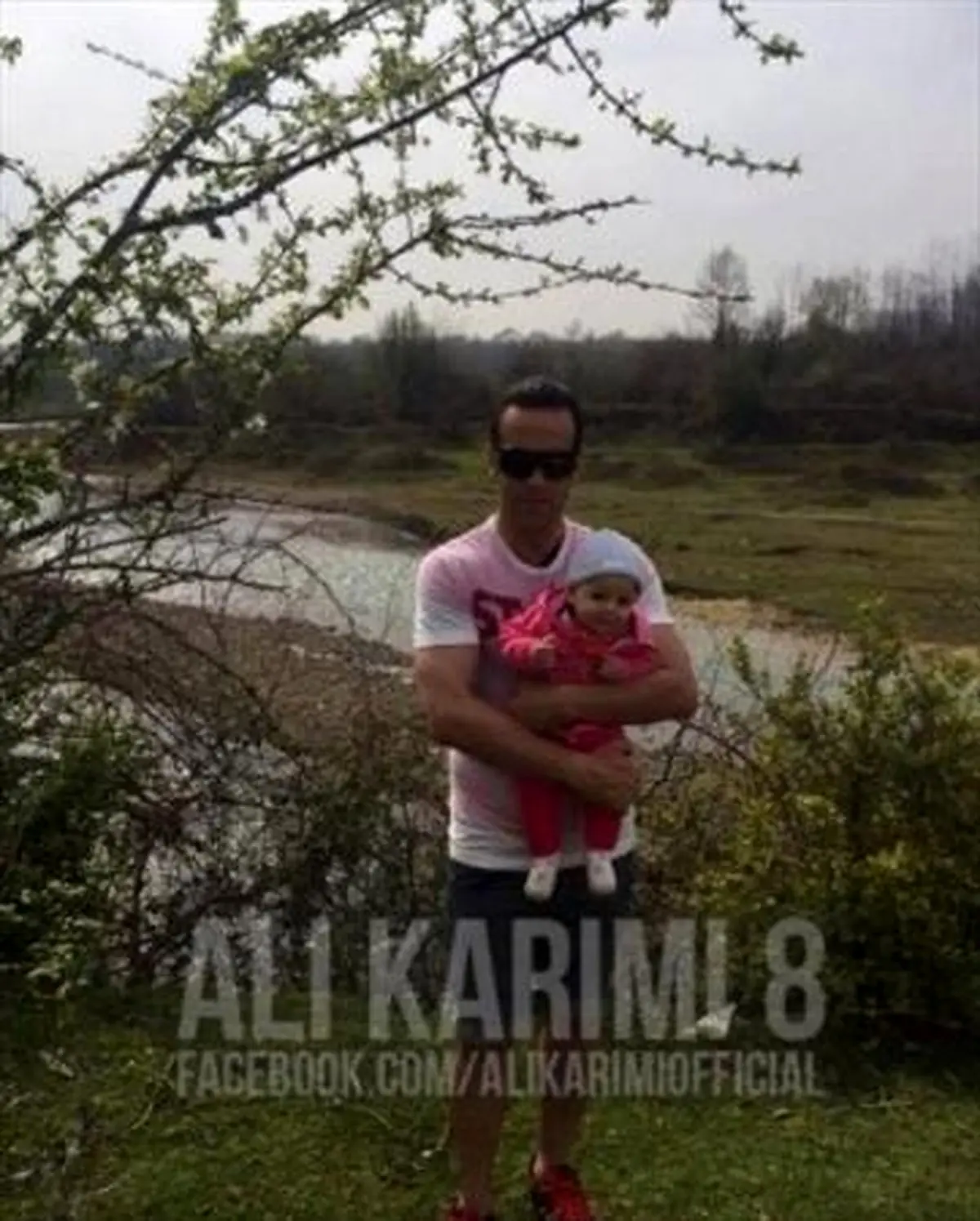 عکس/ علی كریمی و فرزندش در لاهیجان