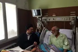عکس از حضور سیدحسن خمینی در بیمارستان برای عیادت از سیدمهدی طباطبایی