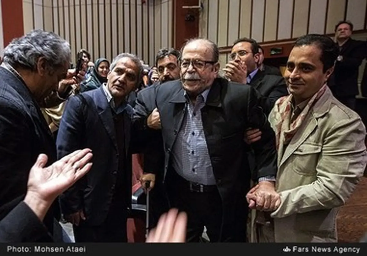 روایتی تصویری از مراسم بزرگداشت محمدعلی کشاورز با حضور جمشید هاشم پور، دعایی، مسجدجامعی، ایرج راد، اصغر همت و ...