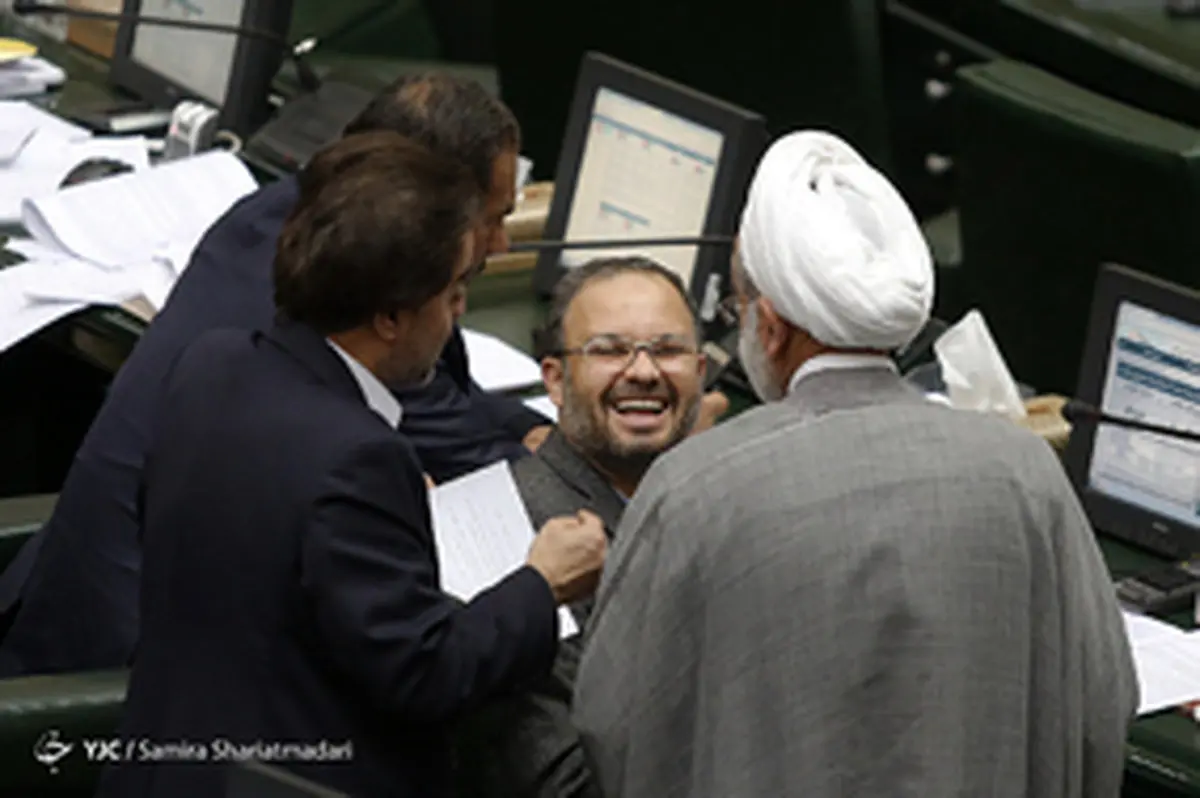 حاشیه‌های جلسه امروز مجلس/تصاویر