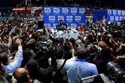 نشست خبری متفاوت/عکس