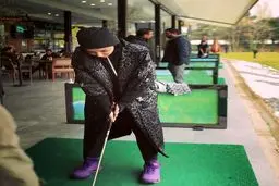 تیپ جذاب لیلا اوتادی در حال تمرین گلف + عکس