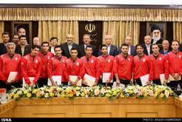 معاون اول رئیس جمهور در جمع فوتسالیست‌ها/ عکس