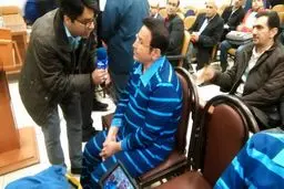 حسین هدایتی وارد دادگاه شد + عکس