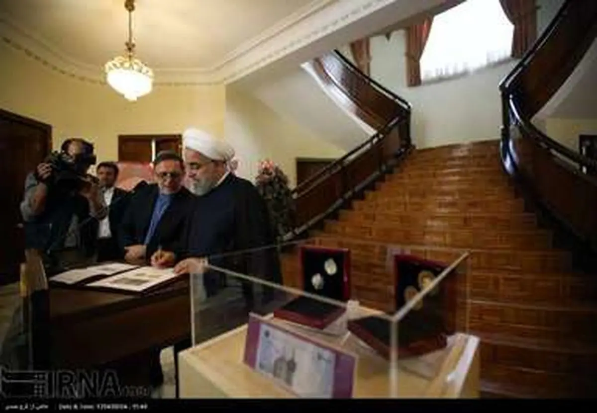 رونمایی از سکه طلا و ایران چک جدید/تصاویر