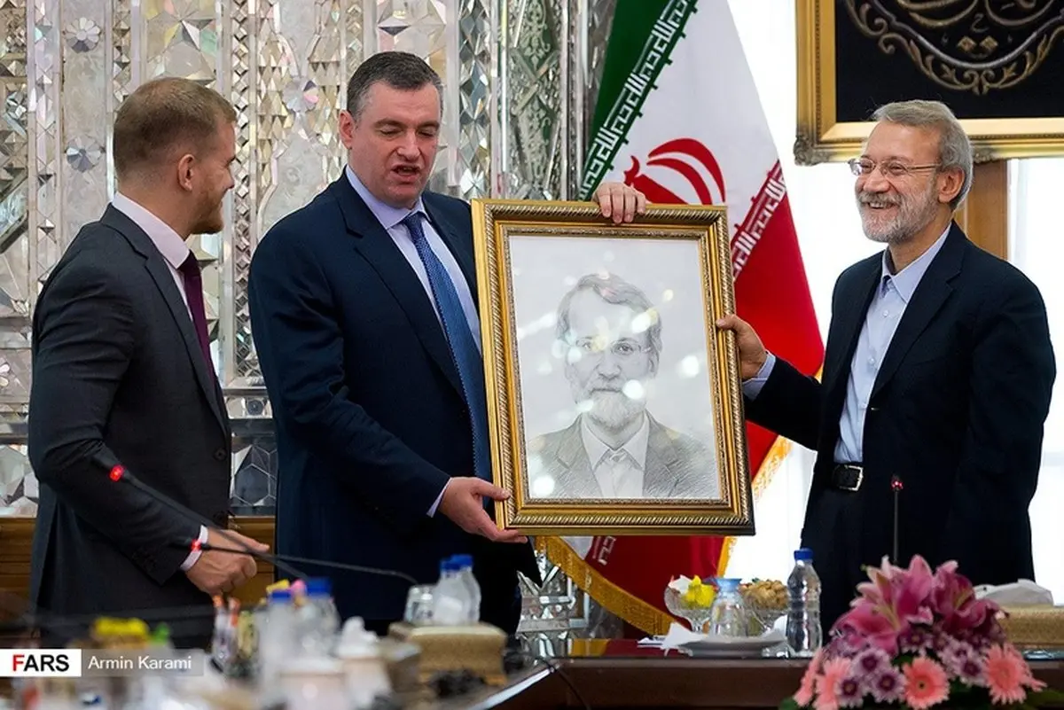 هدیه روس‌ها به لاریجانی+عکس