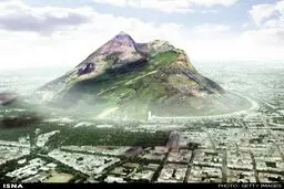 ساخت کوه مصنوعی در امارات/ عکس