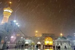 بارش برف و تگرگ در حرم رضوی/عکس