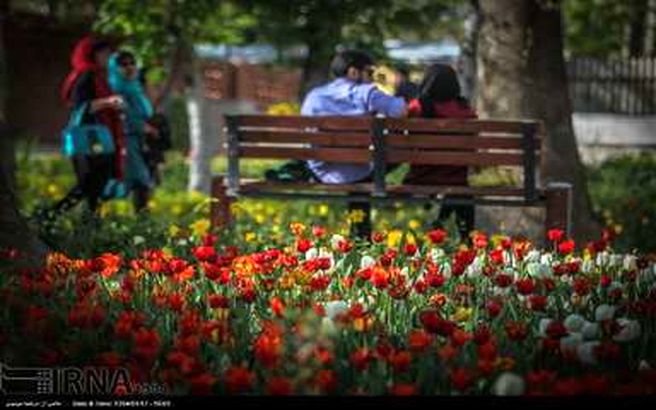 گردش بهاری در بوستان «باغ ایرانی» /تصاویر