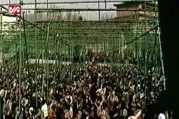 ببینید: لحظه انفجار بمب در نماز جمعه سال 1363