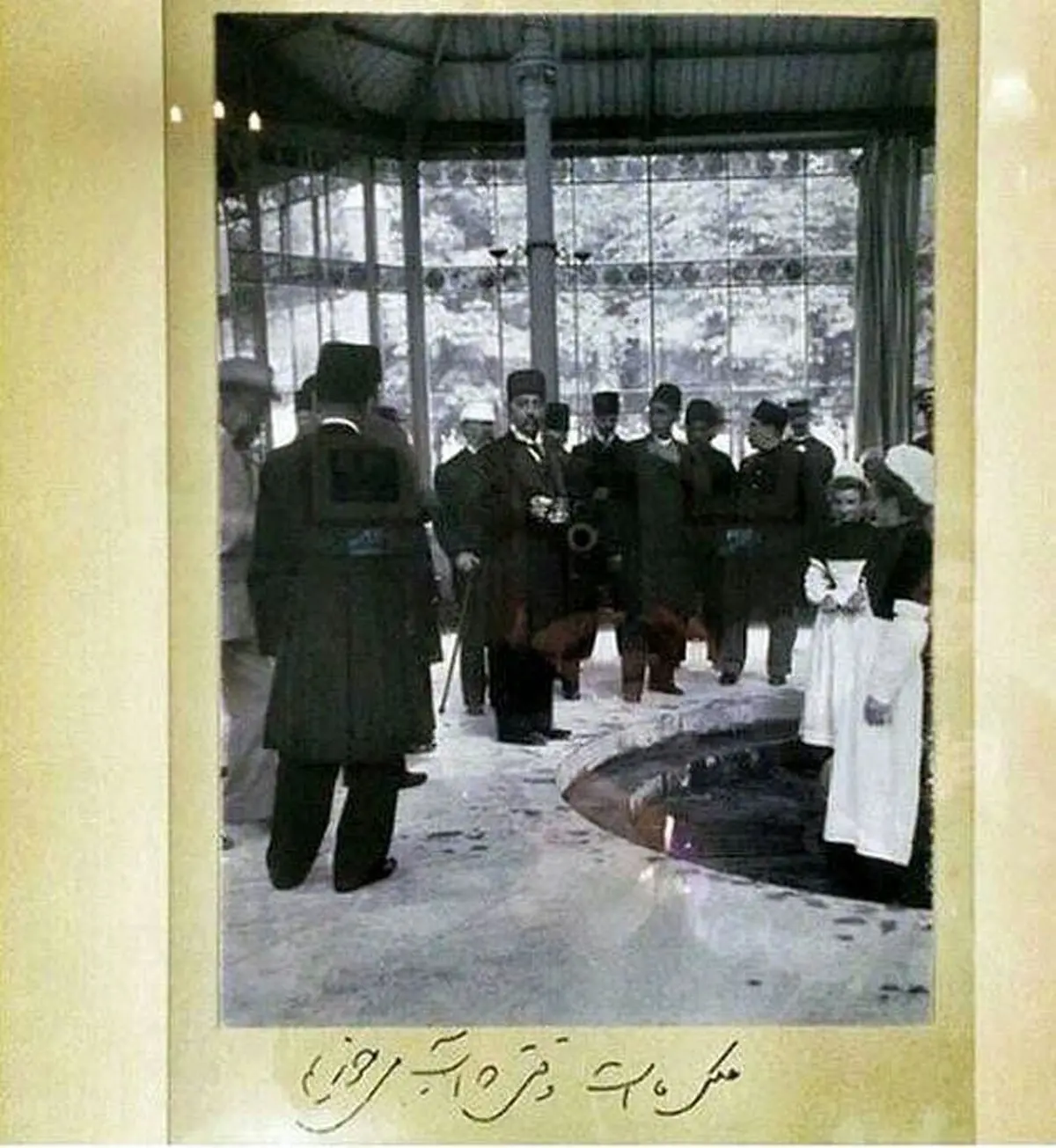 دستخط و توضیح شاه قاجار زیر یک عکس!/عکس