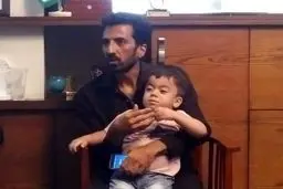 سرنوشت "درمان" کودک خبرساز حادثه تروریستی تهران/ پدر عماد: انگار قرار نیست آنزیم مورد نیاز عماد پیدا شود/ همه هزینه ها را وزارت بهداشت پرداخت کرد