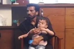 سرنوشت "درمان" کودک خبرساز حادثه تروریستی تهران/ پدر عماد: انگار قرار نیست آنزیم مورد نیاز عماد پیدا شود/ همه هزینه ها را وزارت بهداشت پرداخت کرد