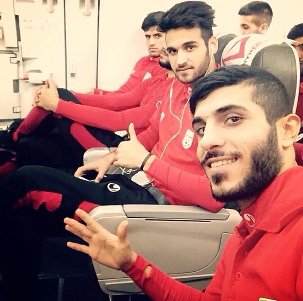 چرخش عجیب بازیکن لیگ برتری در کری خوانی سرخابی ها / عکس