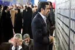 حضور احمدی نژاد و نزدیکانش  در حرم امام خمینی (ره)