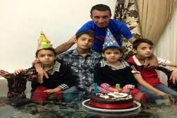 «رضا عنايتي» در کنار همه پسرانش/ عکس