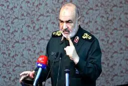 سرلشکر سلامی هشدار داد: به‌روزی دشمنان آتش اصلی نیروهای مسلح ایران را در دریا و آسمان خواهند دید