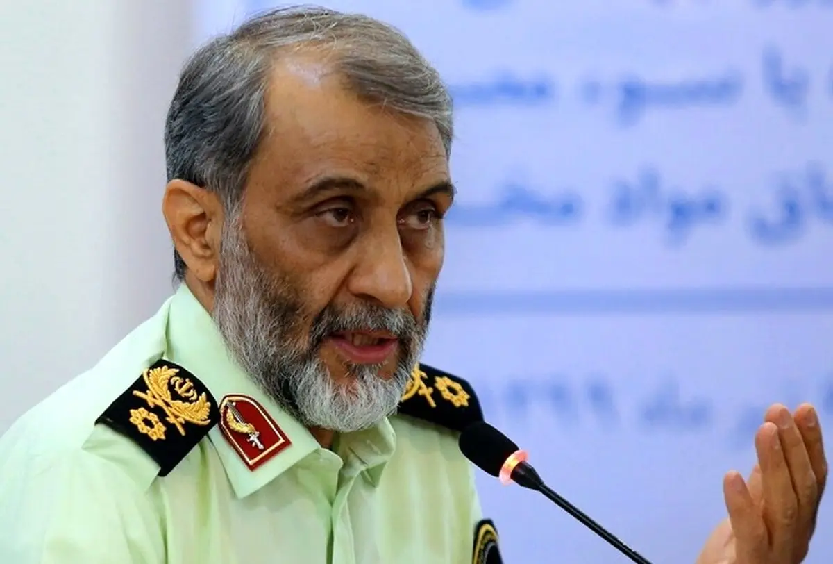 جمعیتی که به خیابان‌ها می آیند اکثراً تماشاگرند