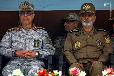 تصاویر سرلشکر باقری و فرمانده ارتش در پایگاه هوانیروز کرمان