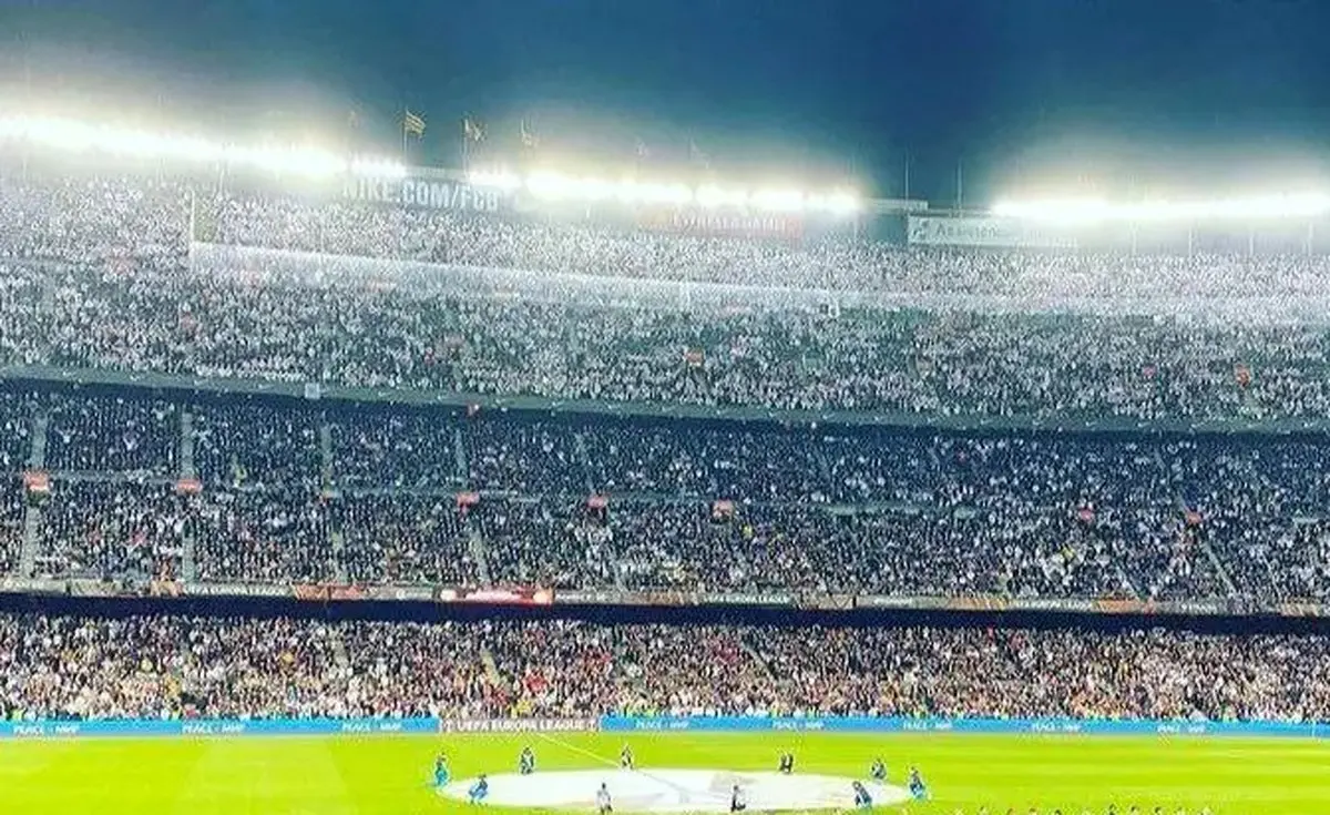 خطر فاجعه فرانکفورت: بارسلونا در تسخیر ناپلی‌ها