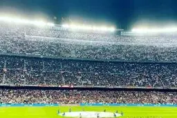خطر فاجعه فرانکفورت: بارسلونا در تسخیر ناپلی‌ها