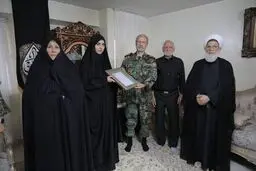فرمانده ارتش: دشمن خواب براندازی نظام اسلامی را می‌دید!