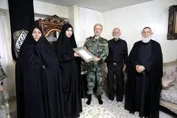 فرمانده ارتش: دشمن خواب براندازی نظام اسلامی را می‌دید!