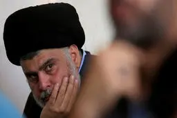 مقتدی صدر: کنار معترضان در الخضرا می‌مانیم