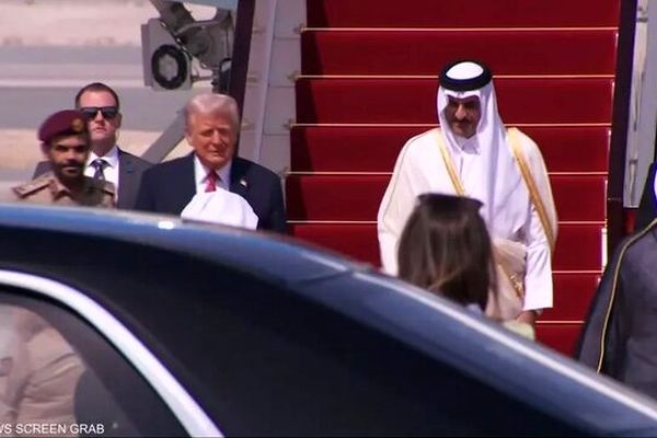 تصویری خاص از استقبال امیر قطر از ترامپ