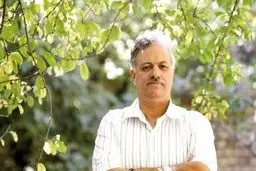 تمام ایل و تبار خود را بر سر کار آورده‌اند